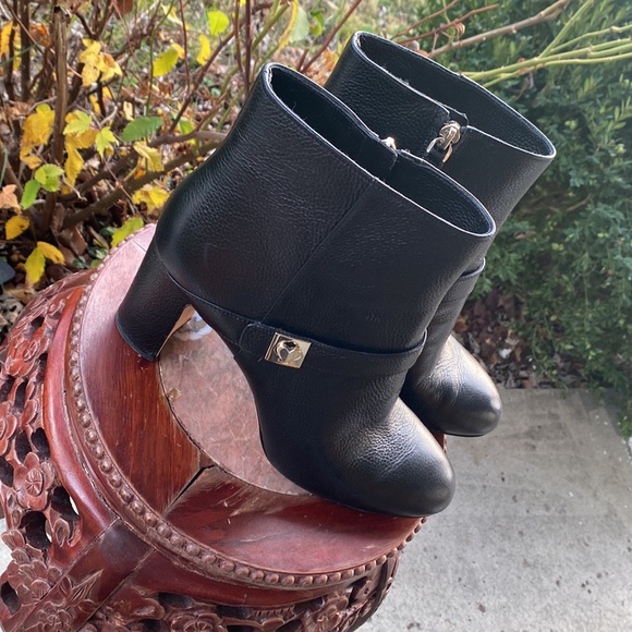 KATE SPADE Thatcher Twistlock Mini Pebble Leather Ankle black Boots SIZE 10 B ๐ค๐ค - Picture 8 of 12
